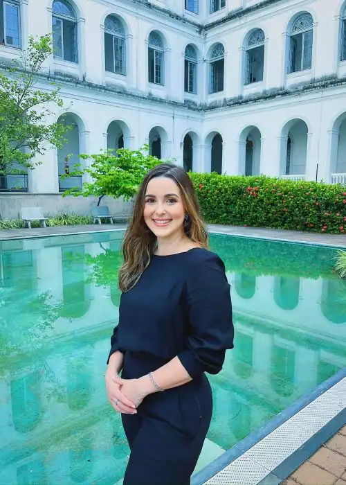 Dra. Kyvia Fernandes